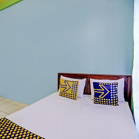 Oyo Life 93037 Nova Jaya Homestay Syariah Lamongan Ngoại thất bức ảnh