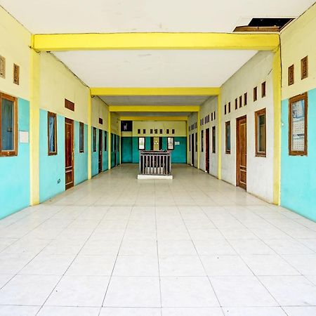 Oyo Life 93037 Nova Jaya Homestay Syariah Lamongan Ngoại thất bức ảnh