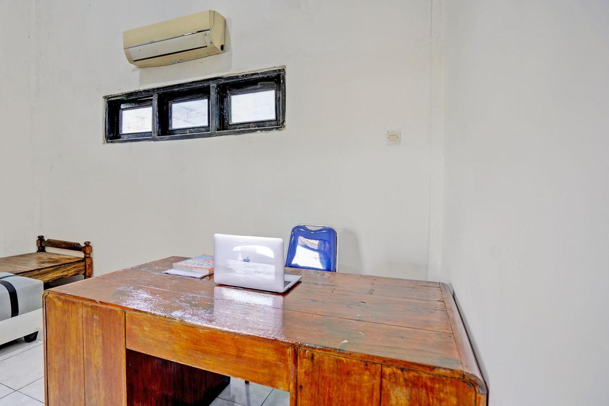 Oyo Life 93037 Nova Jaya Homestay Syariah Lamongan Ngoại thất bức ảnh