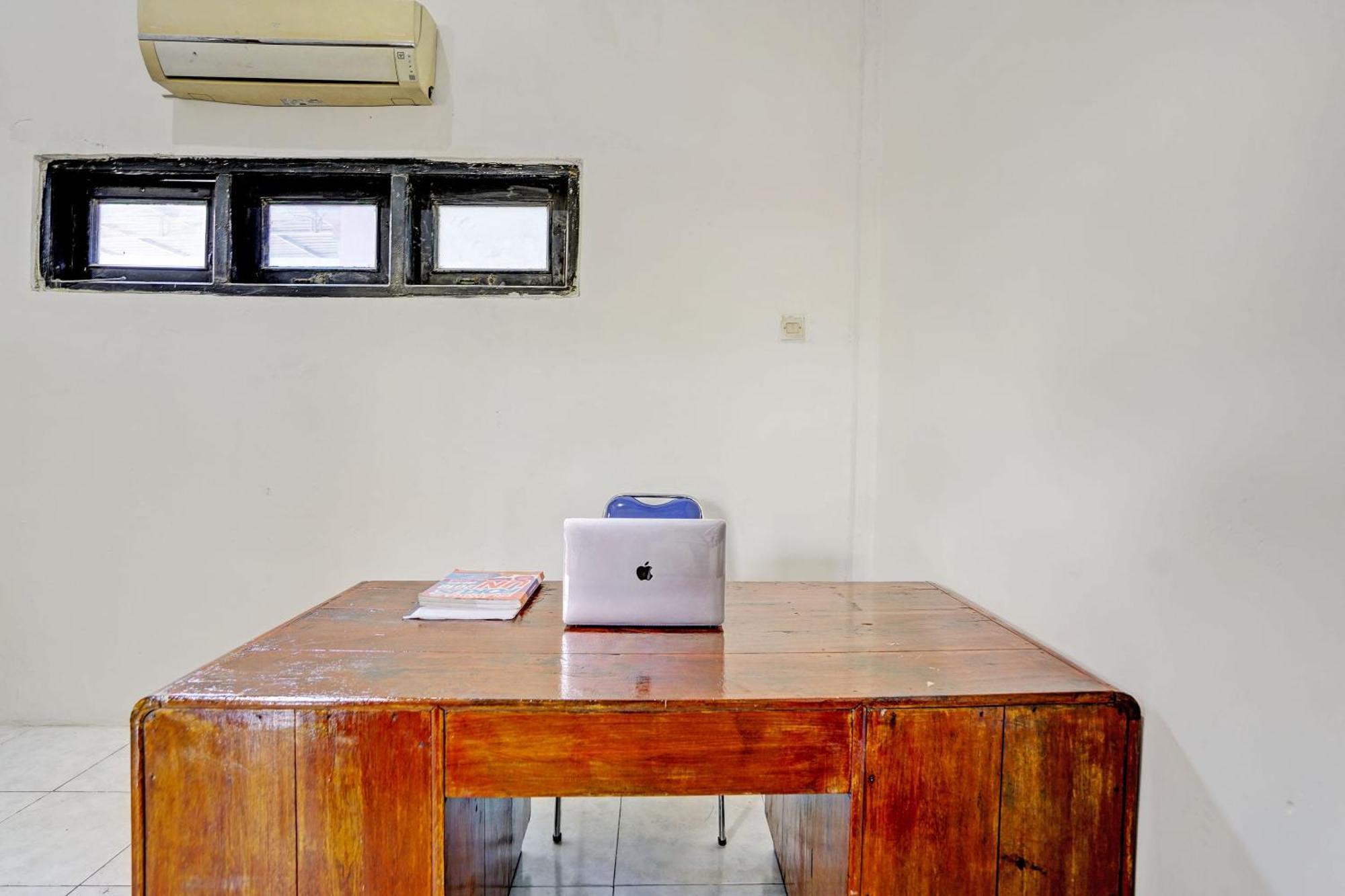 Oyo Life 93037 Nova Jaya Homestay Syariah Lamongan Ngoại thất bức ảnh