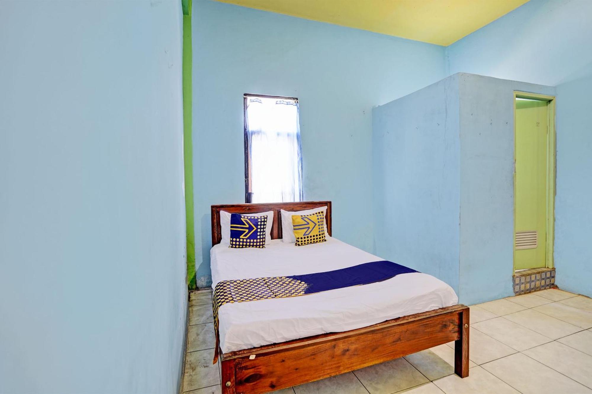 Oyo Life 93037 Nova Jaya Homestay Syariah Lamongan Ngoại thất bức ảnh