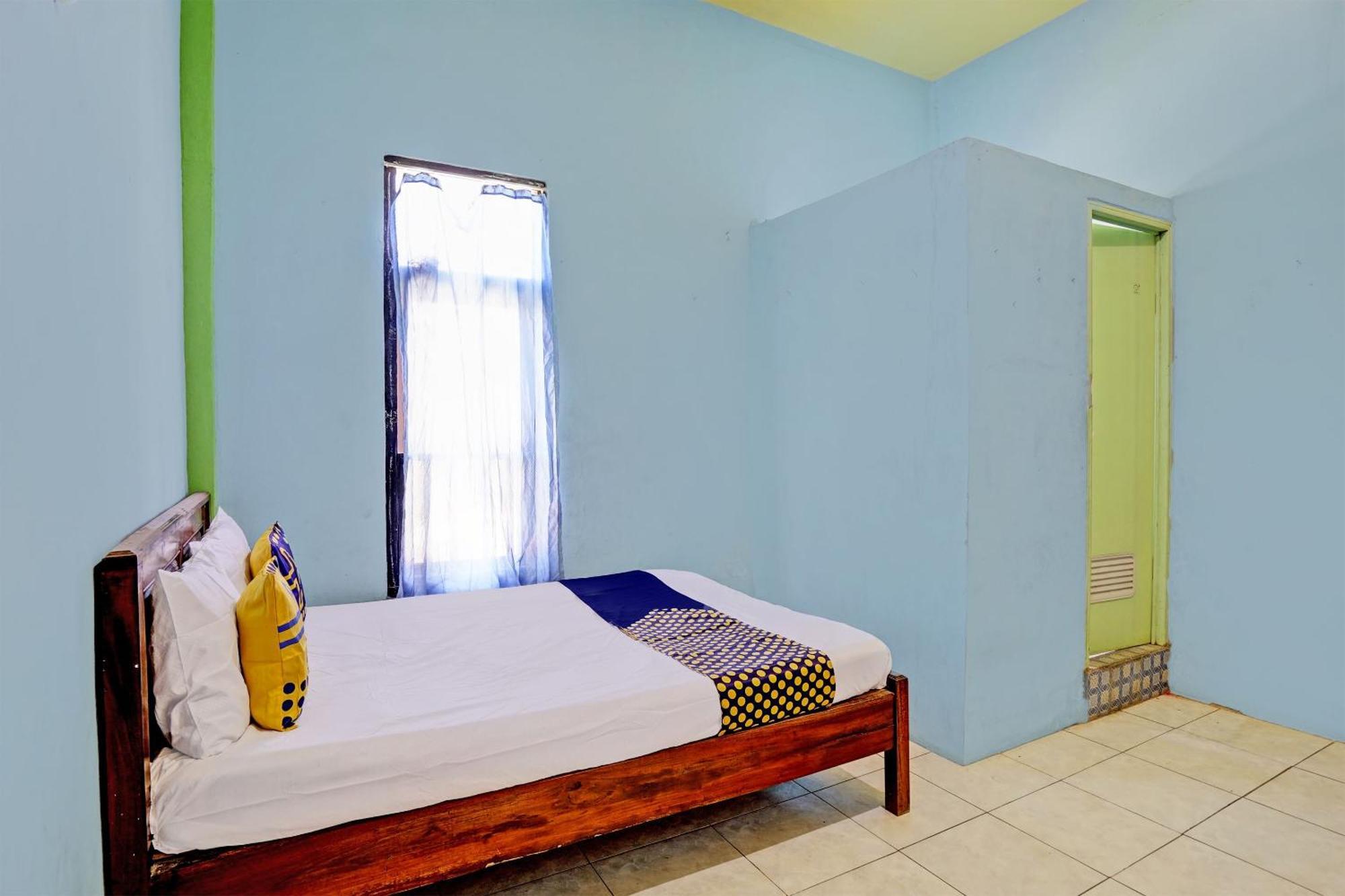 Oyo Life 93037 Nova Jaya Homestay Syariah Lamongan Ngoại thất bức ảnh